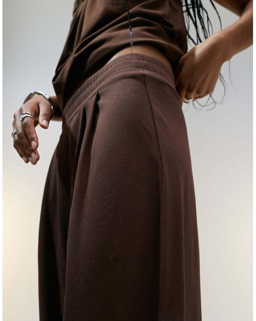Pantalones Marrón De Pernera Ancha Con Pinzas Delanteras De Tejido Grueso De (Parte De Un Conjunto)-Blanco ASOS de color Brown
