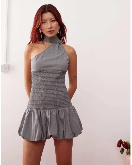 Vestito A Palloncino Corto Con Vita Arricciata A Quadri Bianco E Nero di Lioness in Purple