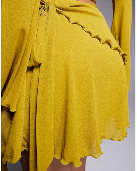 ASOS Yellow C– kurzer wickelrock