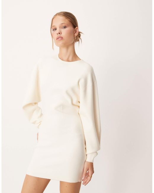 Gina Tricot Natural – langärmliges, geformtes, figurbetontes strickkleid