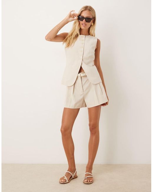 Gilet Sartoriale Marrone Con Scollo A Barchetta di Mango in Natural