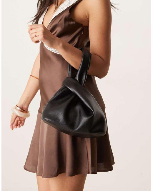 ASOS Zachte Clutch Met Handvat in het Brown