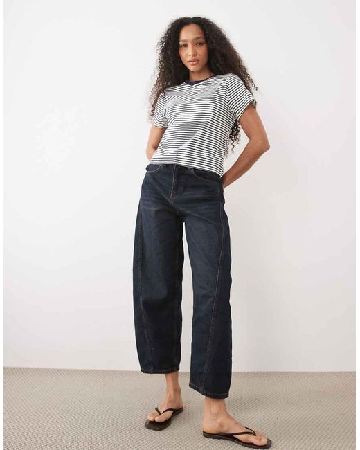 Abercrombie & Fitch White Skimming Tee
