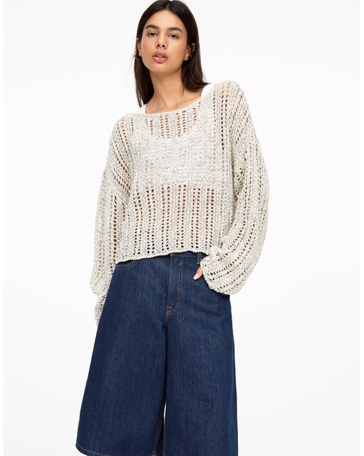 Pull&Bear Blue – gehäkelter, schulterfreier cropped-pullover
