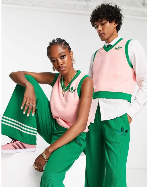 adidas Originals \'adicolor 70s\' Unisex Cropped Sweater Vest in Green | Lyst