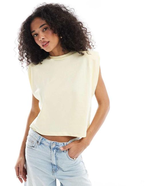 ASOS Mouwloze Top Met Schoudervullingen in het White