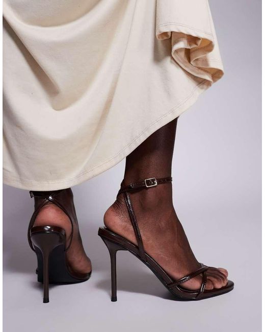 Sandalias Marrón Minimalistas De Tacón Vitani De Simmi London SIMMI de color Brown