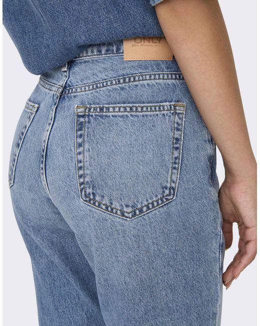 Jean ample - moyen clair ONLY en coloris Blue