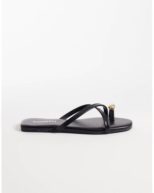 Glamorous Black Flat Sandals With Toe Ring
