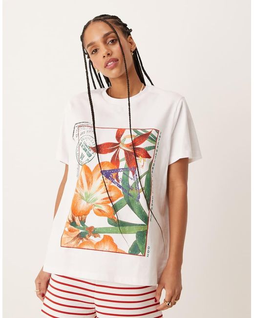 ASOS Regular-Fit T-Shirt Met Grafische Bloemenprint in het White