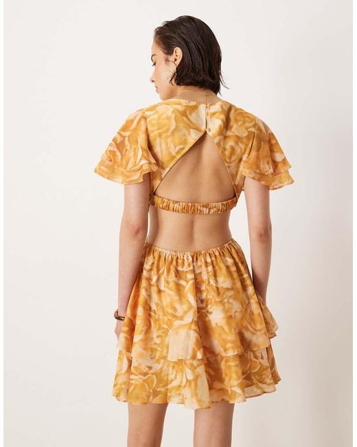 Vestito Corto A Fiori Con Scollo A V, Maniche A Pipistrello E Cut-Out di ASOS in Multicolor