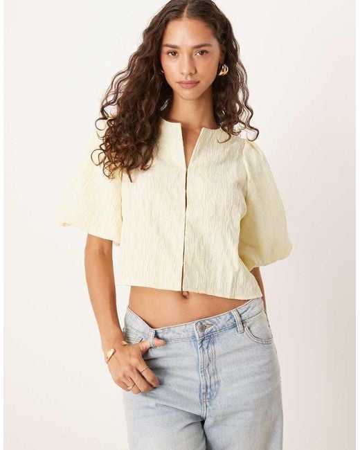 Blusa Testurizzata Pallido Con Chiusura A Gancetti di Y.A.S in White