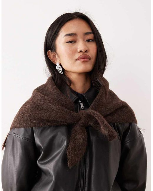 Sciarpa Triangolare di ASOS in Black