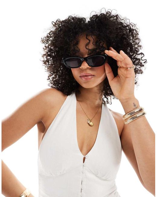Top Allacciato Al Collo Con Bottoni di Stradivarius in White
