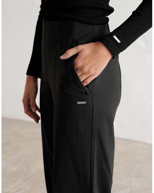 Aim'n Black Warming Pintuck Pants