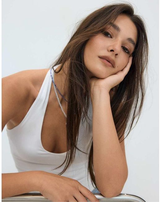 Top Basic Allacciato Al Collo di Stradivarius in White