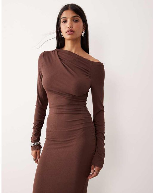 SNDY'S Brown Fine Rib Off Shoulder Ruched Detail Maxi Dress