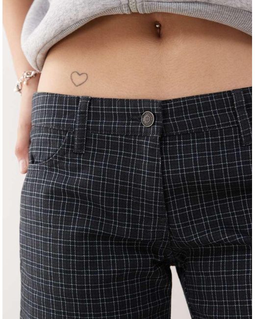 Pantalones Cortos Grises A Cuadros De Corte Alargado De Weekday de color Gray