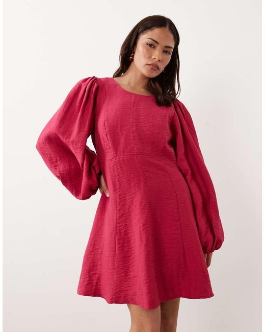 Nobody's Child Petite Red Nicki Round Neck Long Sleeve Open Back Detail Mini Dress