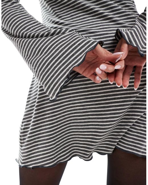 Miss Selfridge Gray – weiches, angerautes fit-and-flare-kleid mit streifen- und rippenmuster