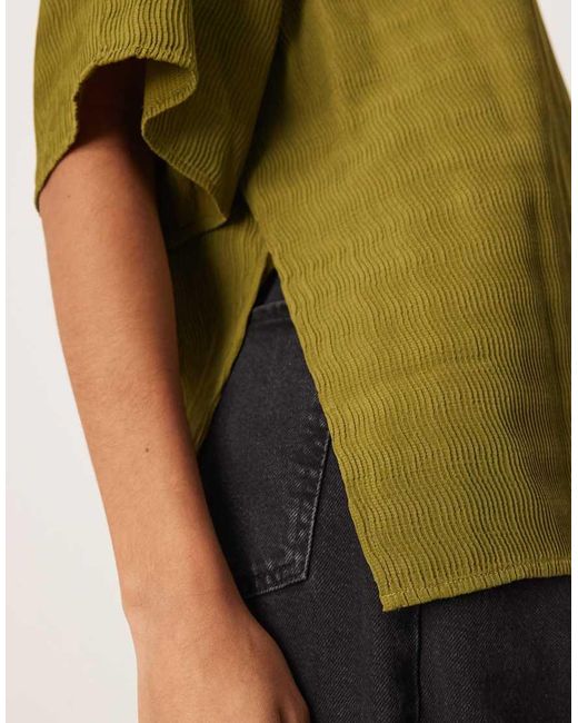 ARRANGE Green Hybrid Textured Raglan Tee