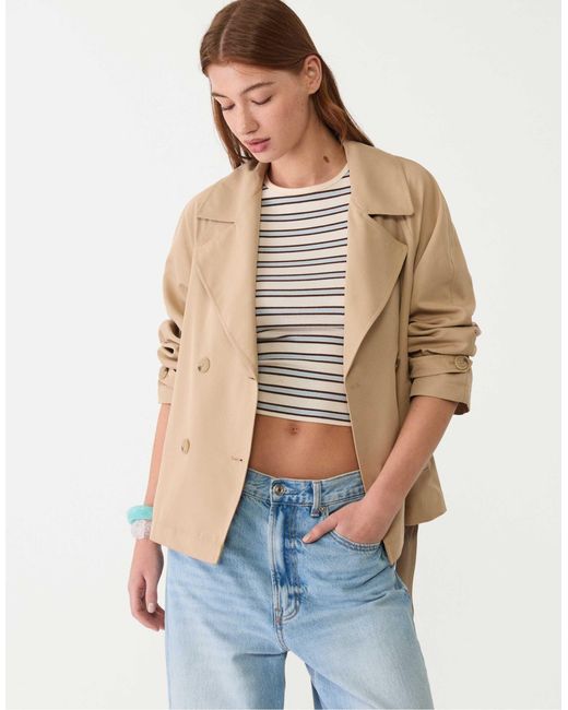 Stradivarius Blue – kurzer trenchcoat aus fließendem material