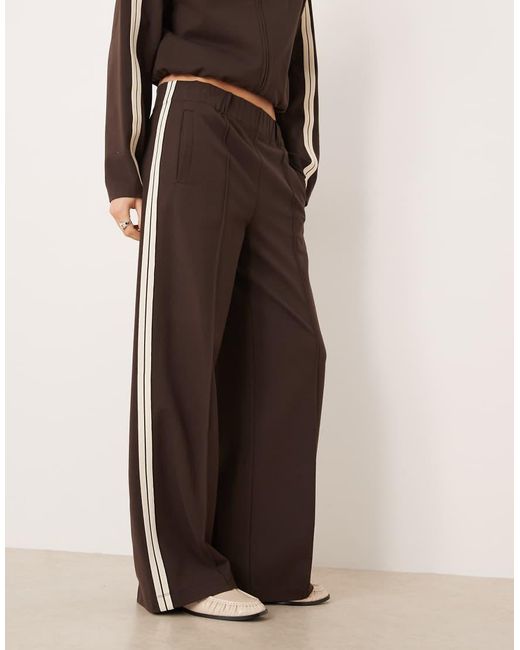 Tri di Mango in Brown