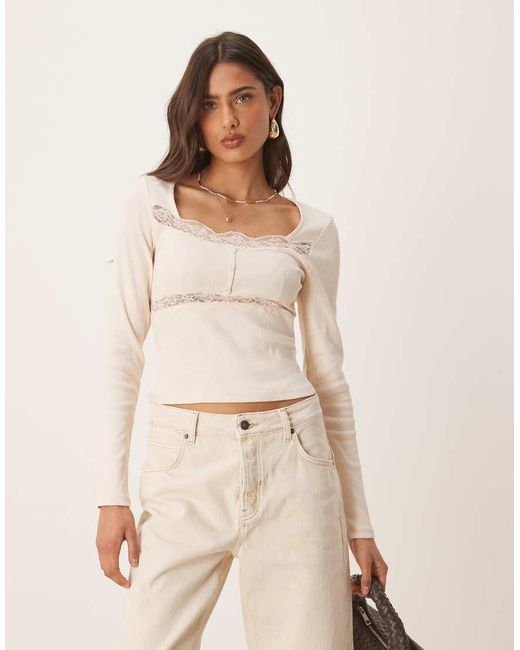 ASOS Geribbelde Top Met Lange Mouwen, Kant En Knopen in het Natural