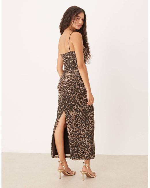 Robe mi-longue ajustée avec imprimé léopard et détails froncés Mango en coloris Natural