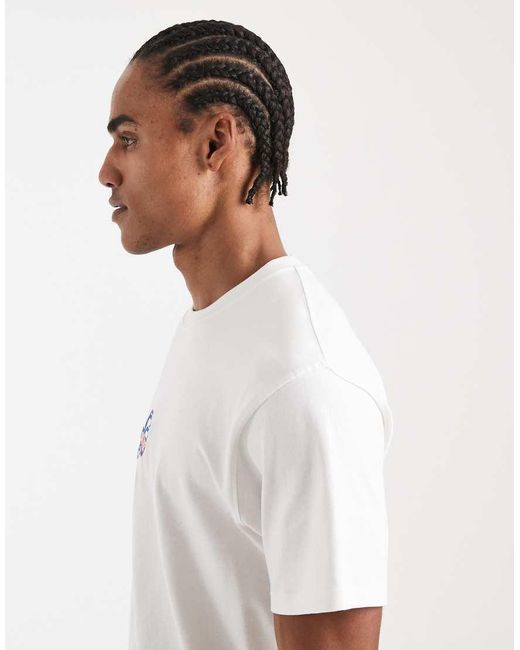 Santa Cruz White Outer Front Graphic T-shirt for men