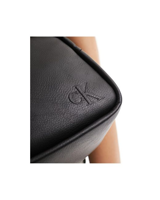 Calvin Klein Black Ultralight Pu Double Zip Camera Bag