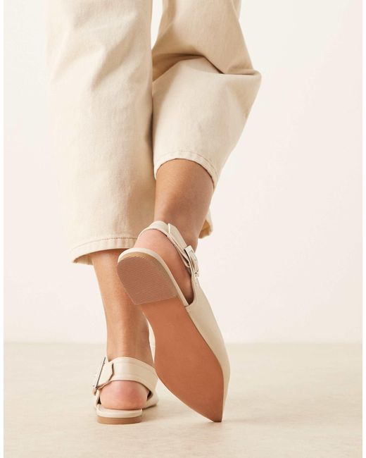 Linear - ballerines larges à boucle et bride arrière ASOS en coloris Natural