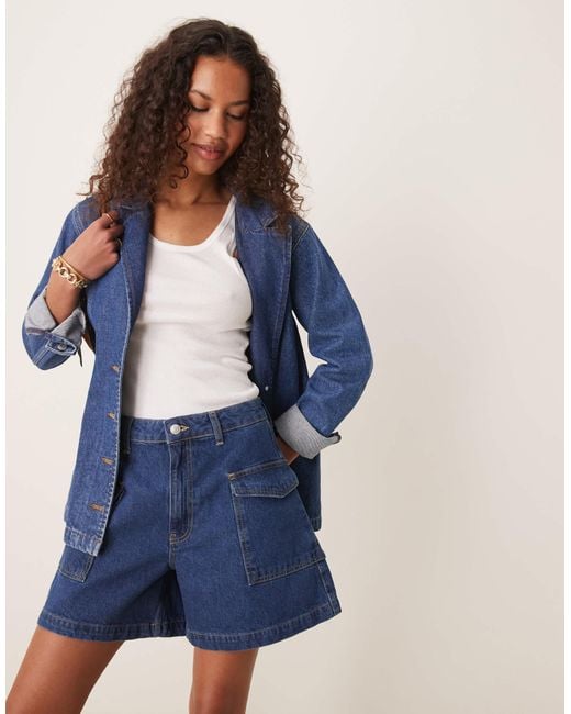 ASOS Blue – dad-shorts aus denim