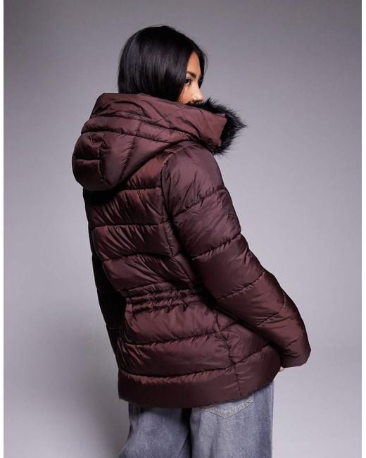 Chaqueta Burdeos Acolchada Con Cinturón Y Ribete De Piel Sintética Cher De -Rojo Barbour de color Multicolor