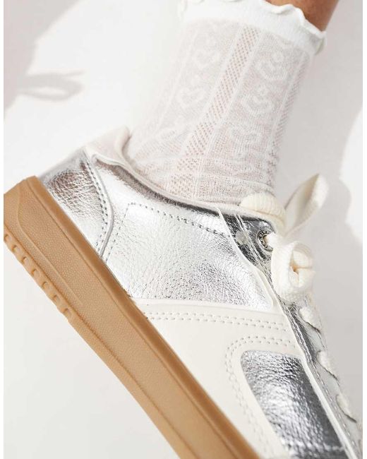 Sneakers Con Suola di Stradivarius in White