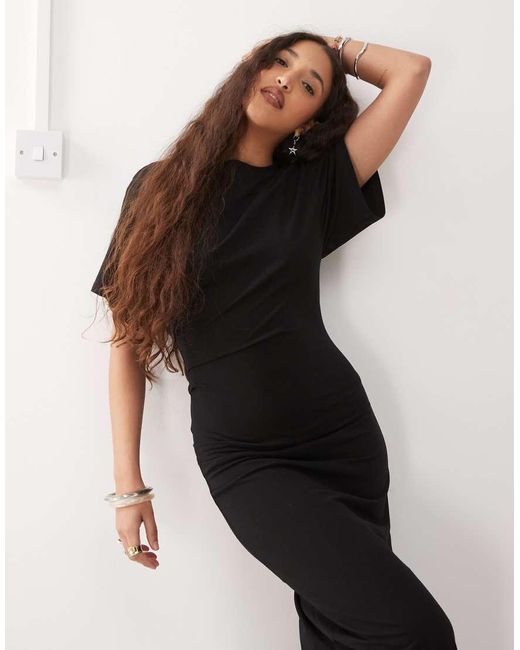 Vestido Largo Con Detalle Lateral Fruncido De Punto Liso De Weekday de color Black