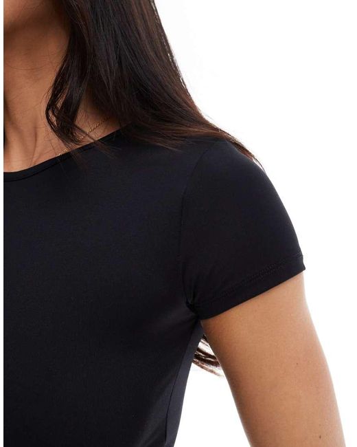 Stradivarius Str in het Black