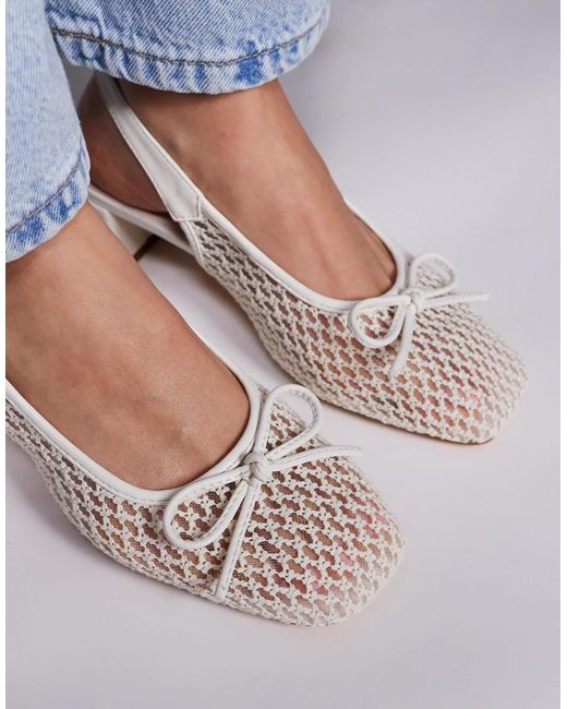 Lover - ballerines à talon et détail nœud en maille - blanc Public Desire en coloris Blue