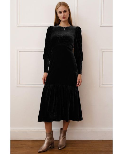 Aspiga Black Sustainable Ladies Luxurious Esmee Velvet Dress Winter Wedding