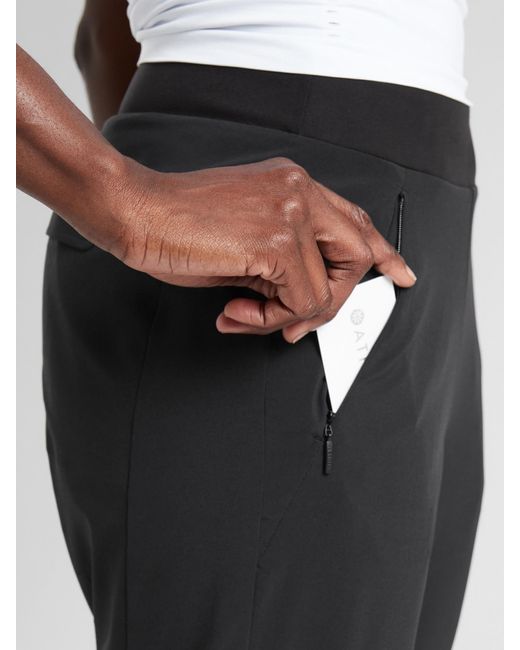 Athleta Soho Jogger in Black | Lyst