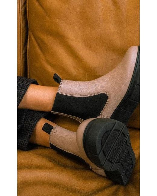 Shoe The Bear Tove Leather Chelsea Boot beige in Brown Lyst