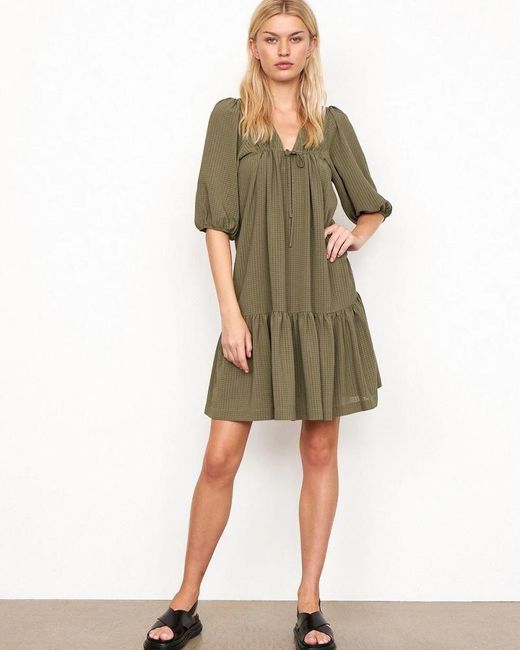 Second female green dress Outlet