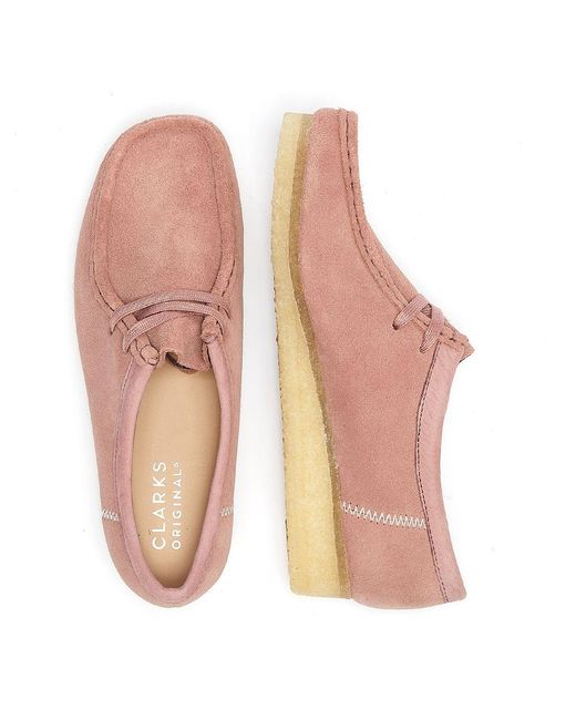 Clarks Wallabee Suede Dusty Shoes in 