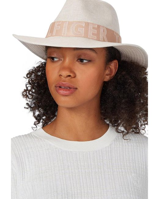 Tommy Hilfiger Cappello Donna Aw0aw11674 Abr in White - Save 4% | Lyst  Canada
