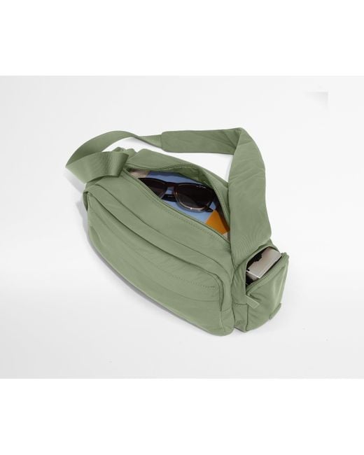 Away Travel Green Featherlight Cargo Pack