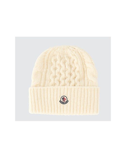 sortere Ulempe om Moncler Cable Knit Logo Patch Beanie Hat Off White in Black for Men | Lyst