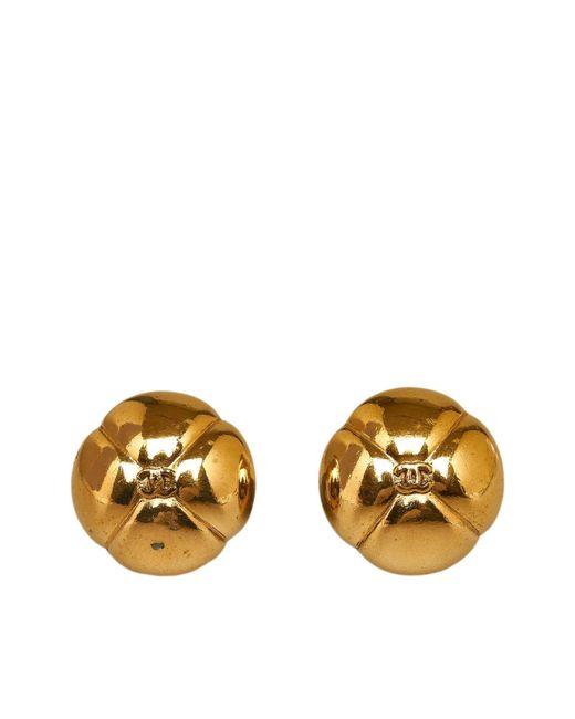 Chanel Gold-plated Clip-on Earrings in Metallic