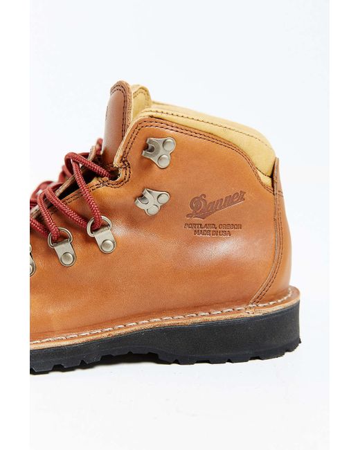 Mountain pass top horween rio