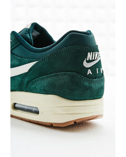 wolf ginder Saai Nike Air Max 1 Essential Suede Trainers in Green for Men | Lyst UK