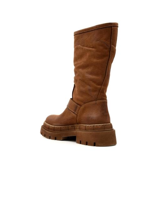 Zoe Brown Stiefel
